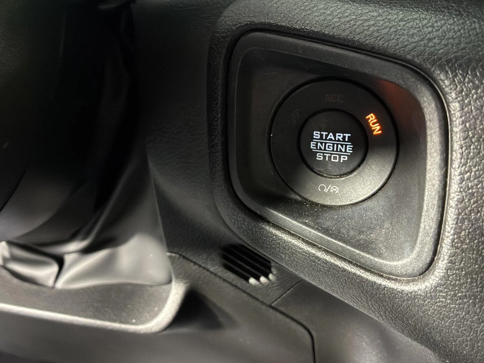 Used 2024 Bright White Clearcoat Jeep Sport S image 24