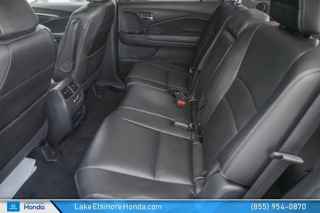 Used 2017 White Diamond Pearl Honda EX-L image 26