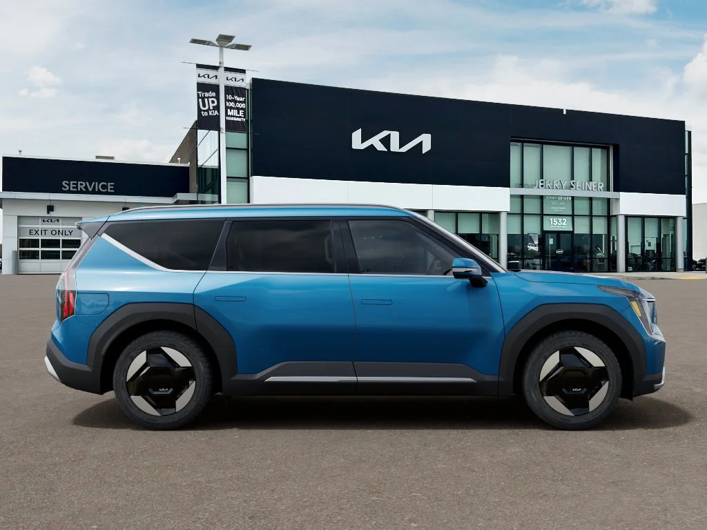 New 2026 Ocean Blue Kia Wind AWD image 7