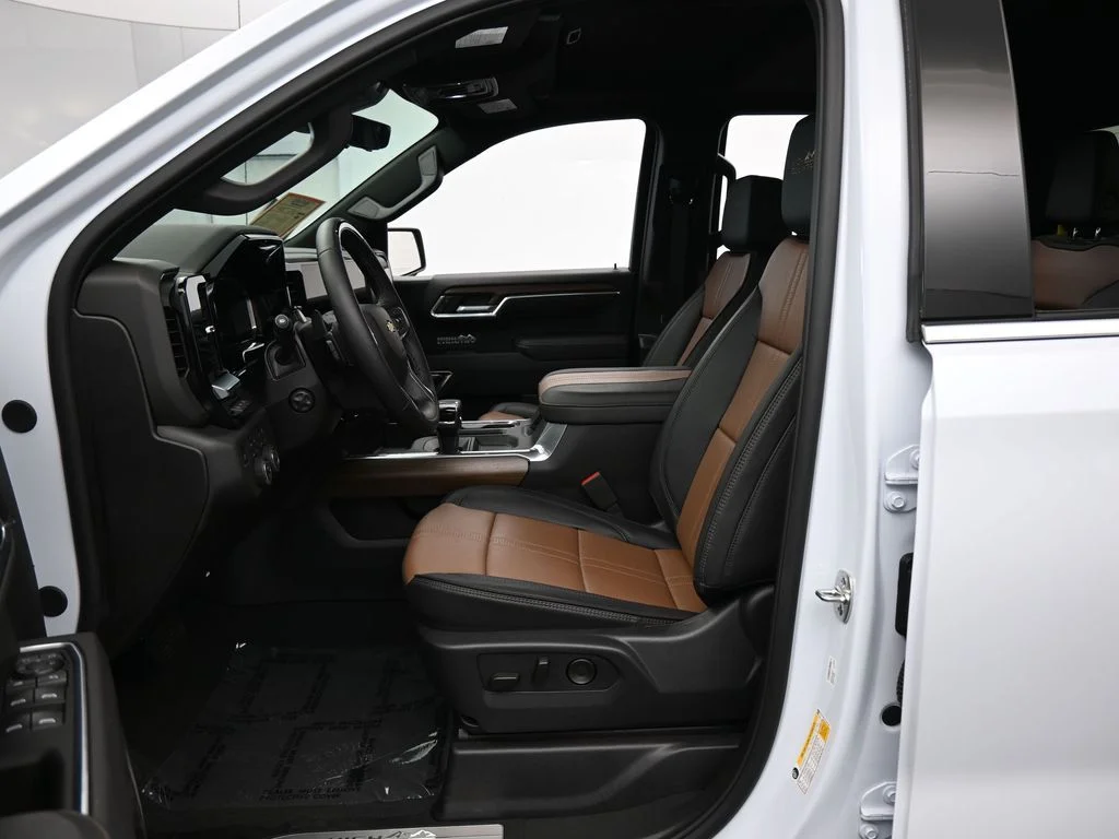 Used 2026 Summit White Chevrolet High Country image 10