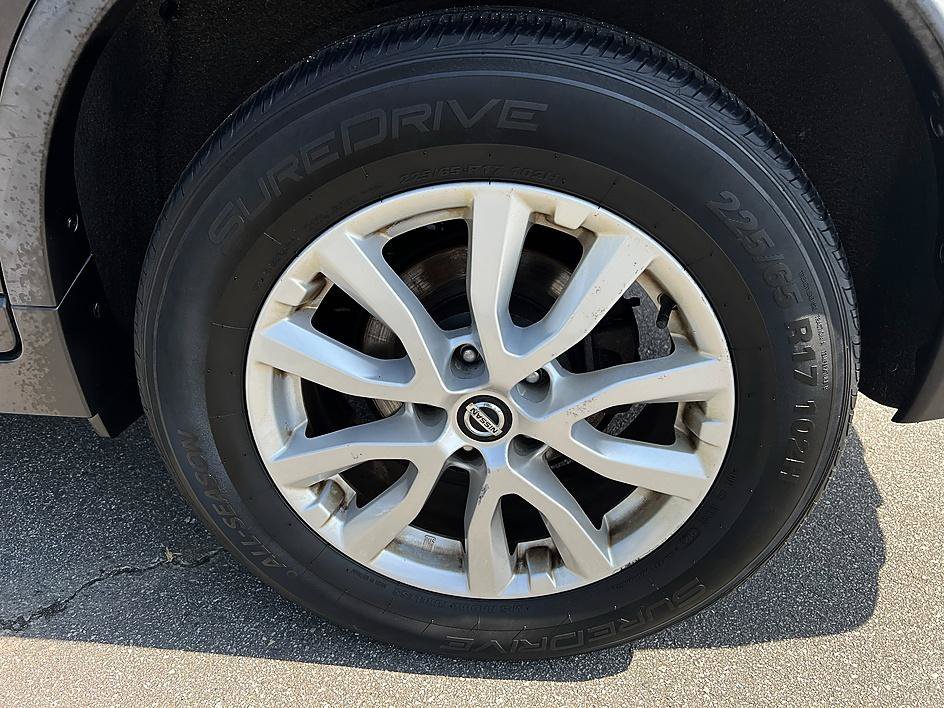 Used 2018 Caspian Blue Nissan SV image 10