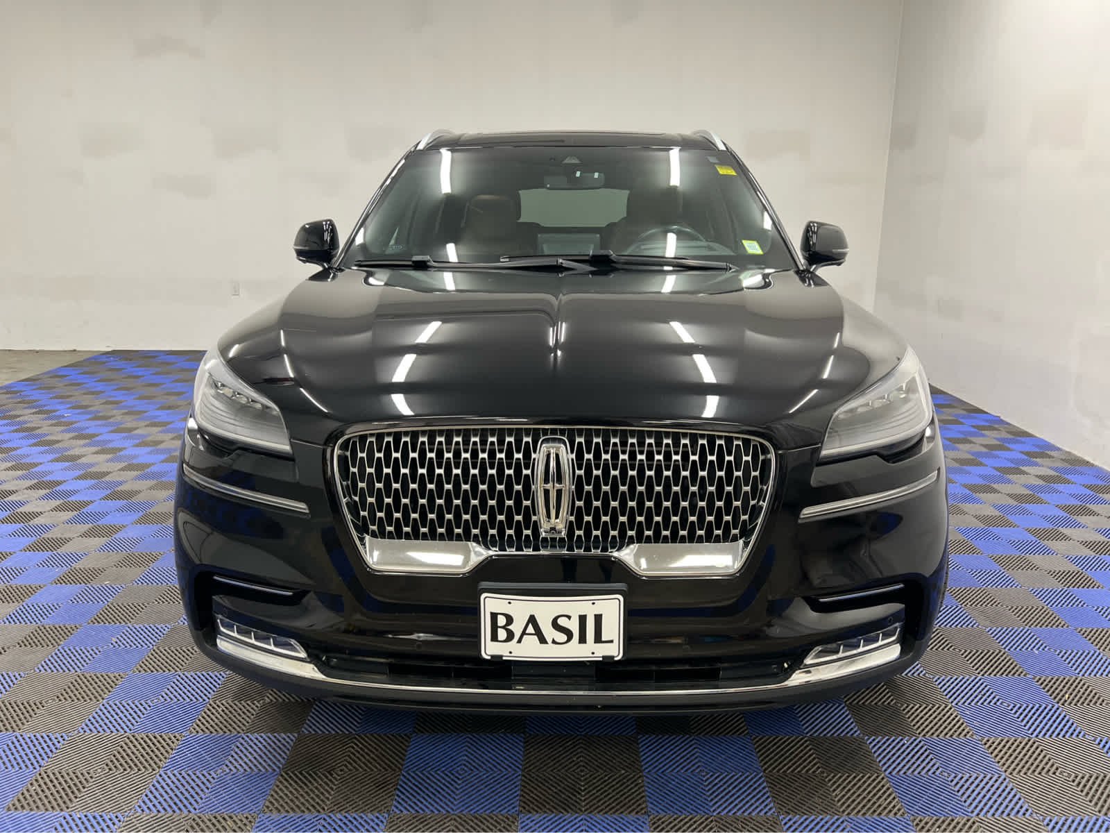 Used 2020 Infinite Black Metallic Lincoln Reserve image 2