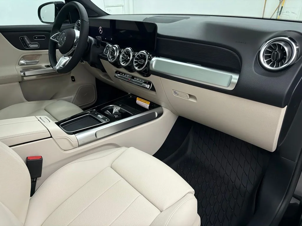 New 2026 Black Mercedes-Benz GLB 250 image 26
