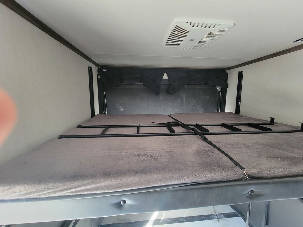 Used 2022  Rogue Toy Hauler image 28