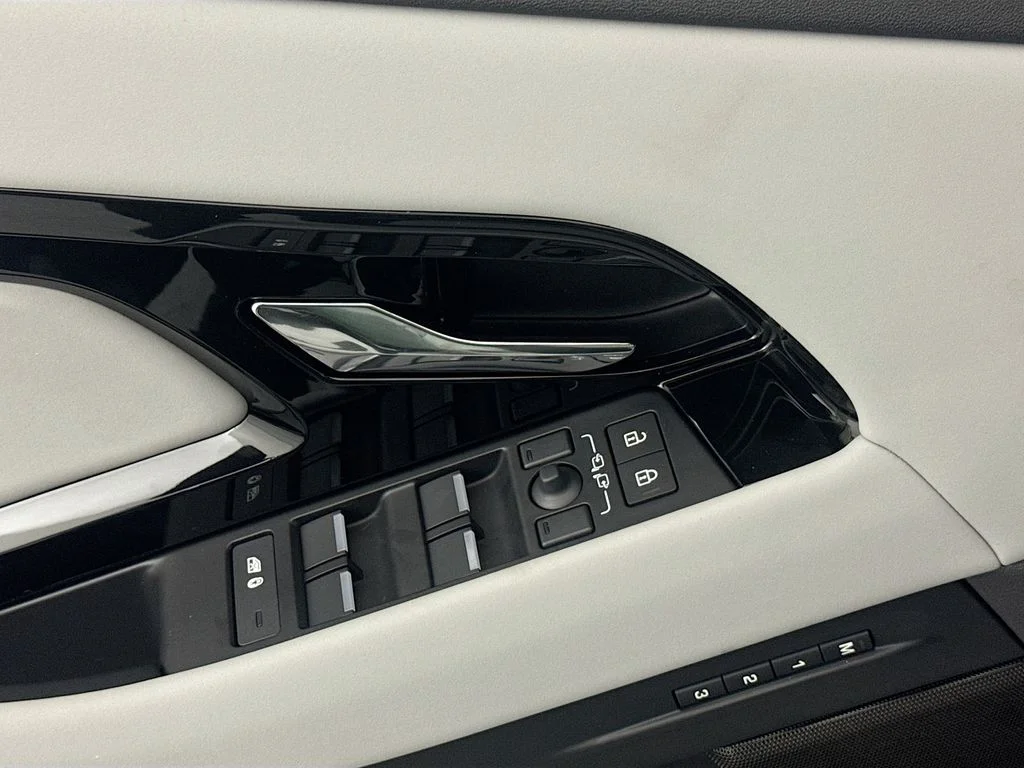 New 2026 Fuji White Land Rover Core S image 17