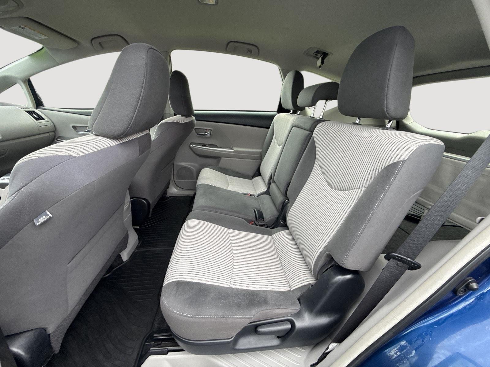 Used 2016 Blue Ribbon Metallic Toyota Three image 27