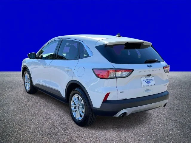 Certified Used 2020 Oxford White Ford SE image 5