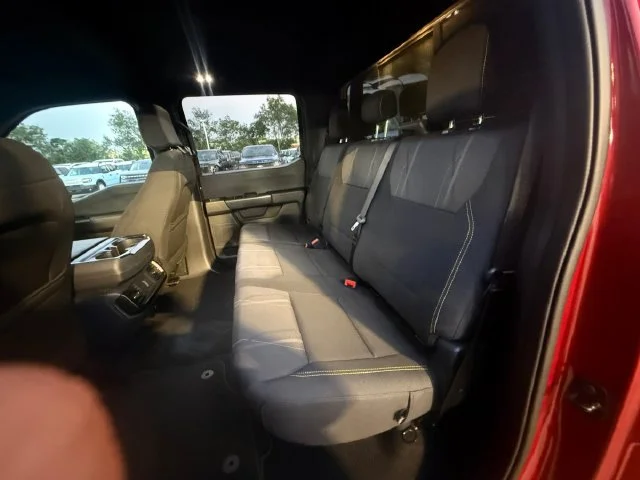 Used 2025 White Chevrolet LT image 6