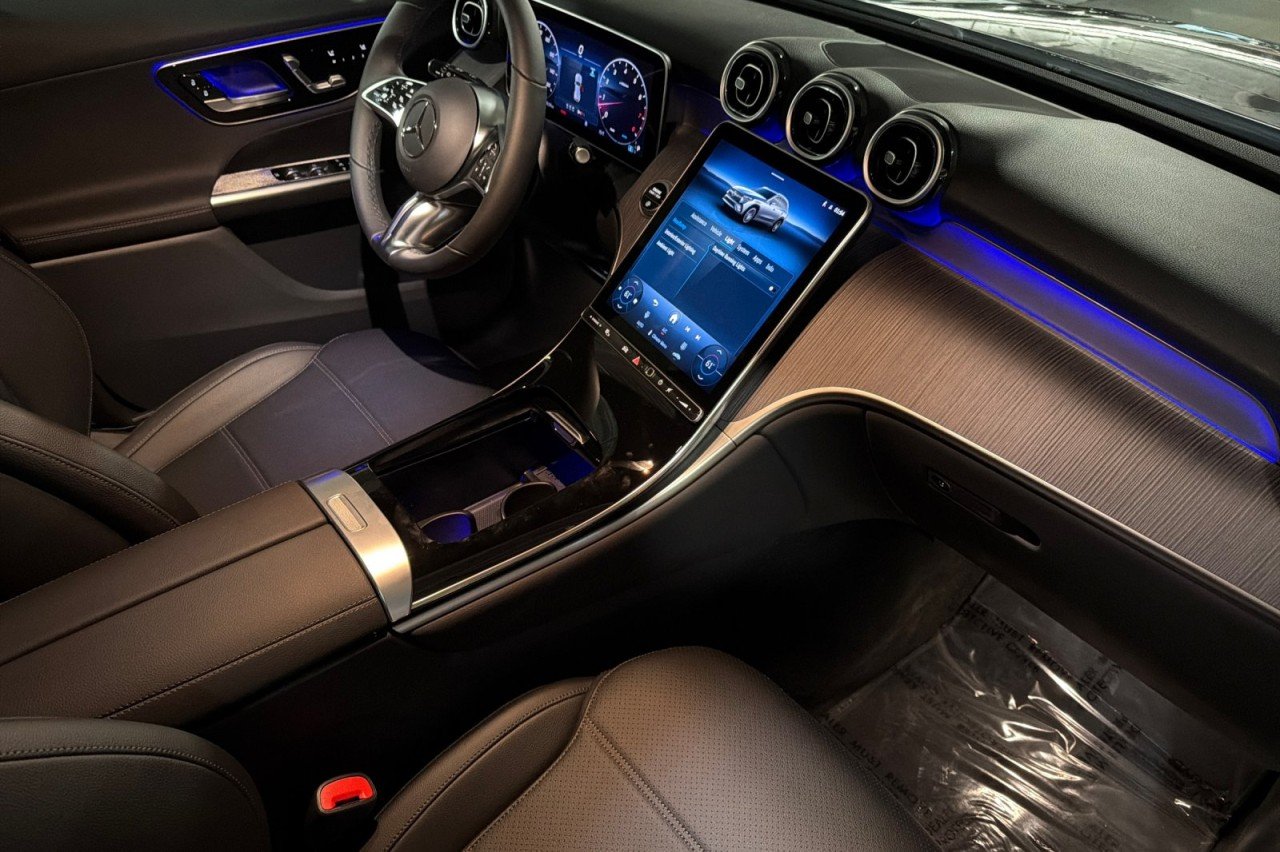 New 2026 Black Mercedes-Benz GLC 300 SUV image 15