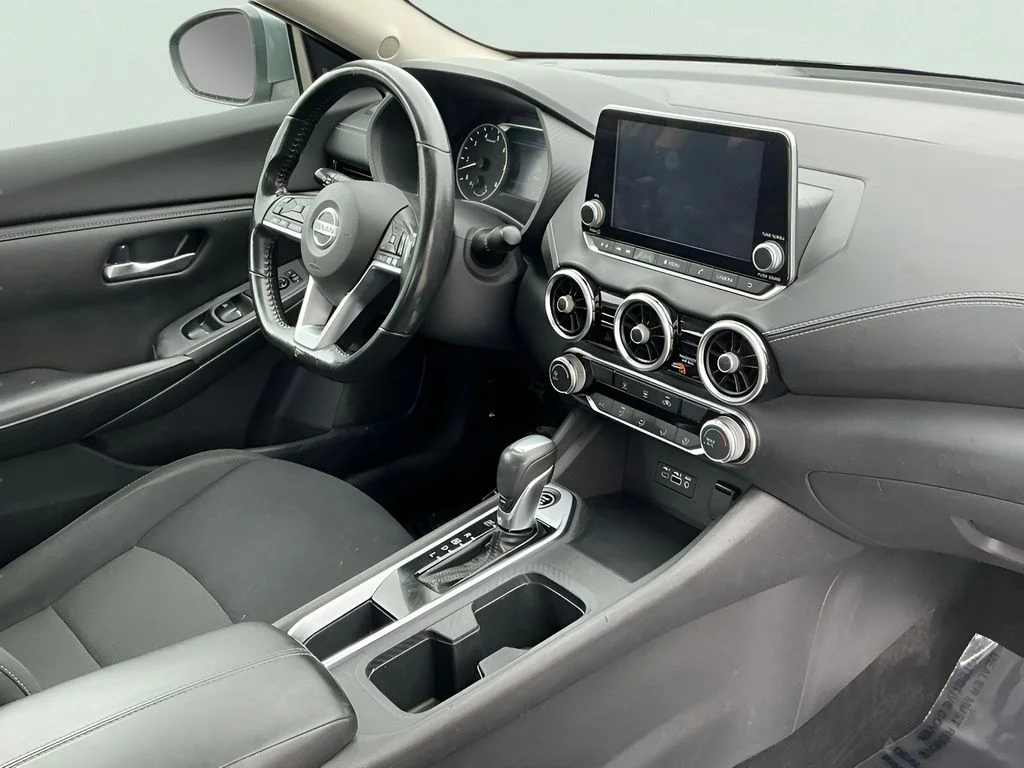 Used 2022 Gray Nissan SV image 13
