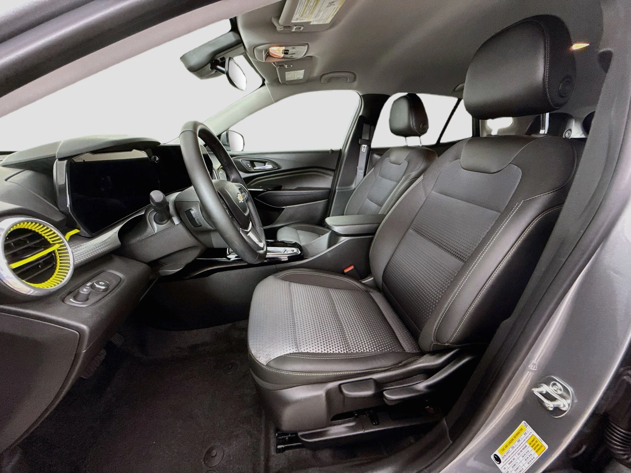 Used 2025 Sterling Gray Metallic Chevrolet LT image 22
