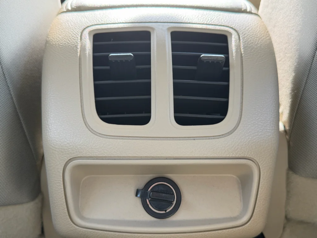 Used 2016 Oxford White Ford SE image 29
