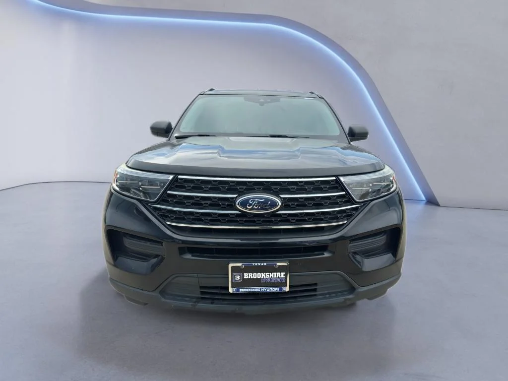 Used 2020 Agate Black Metallic Ford XLT image 2