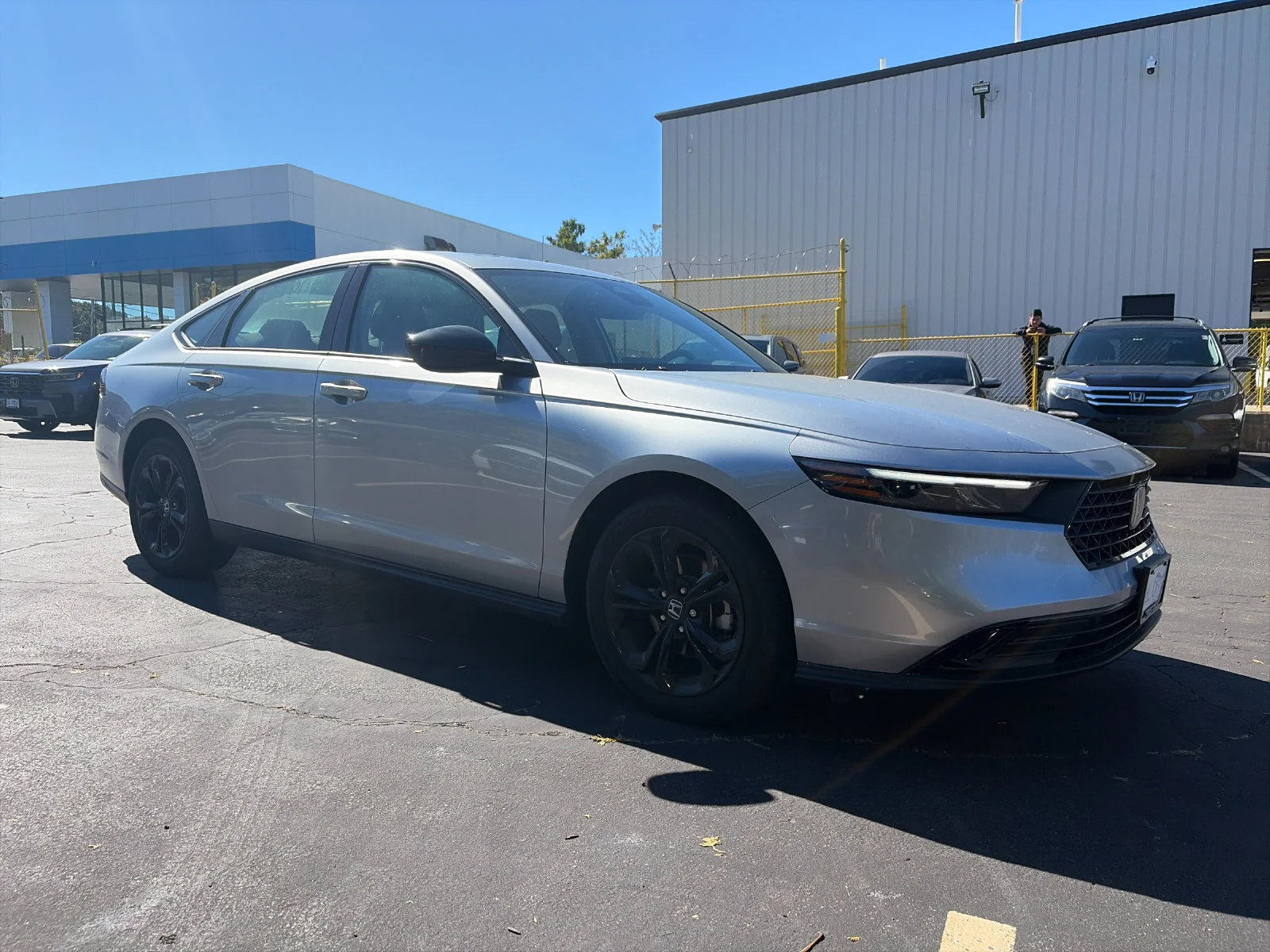 Used 2025 Silver Metallic Honda SE image 7