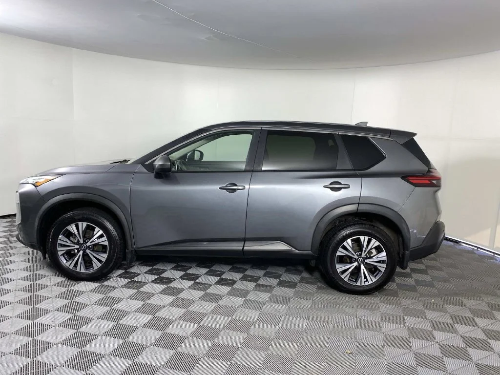 Used 2023 Gun Metallic Nissan SV image 5