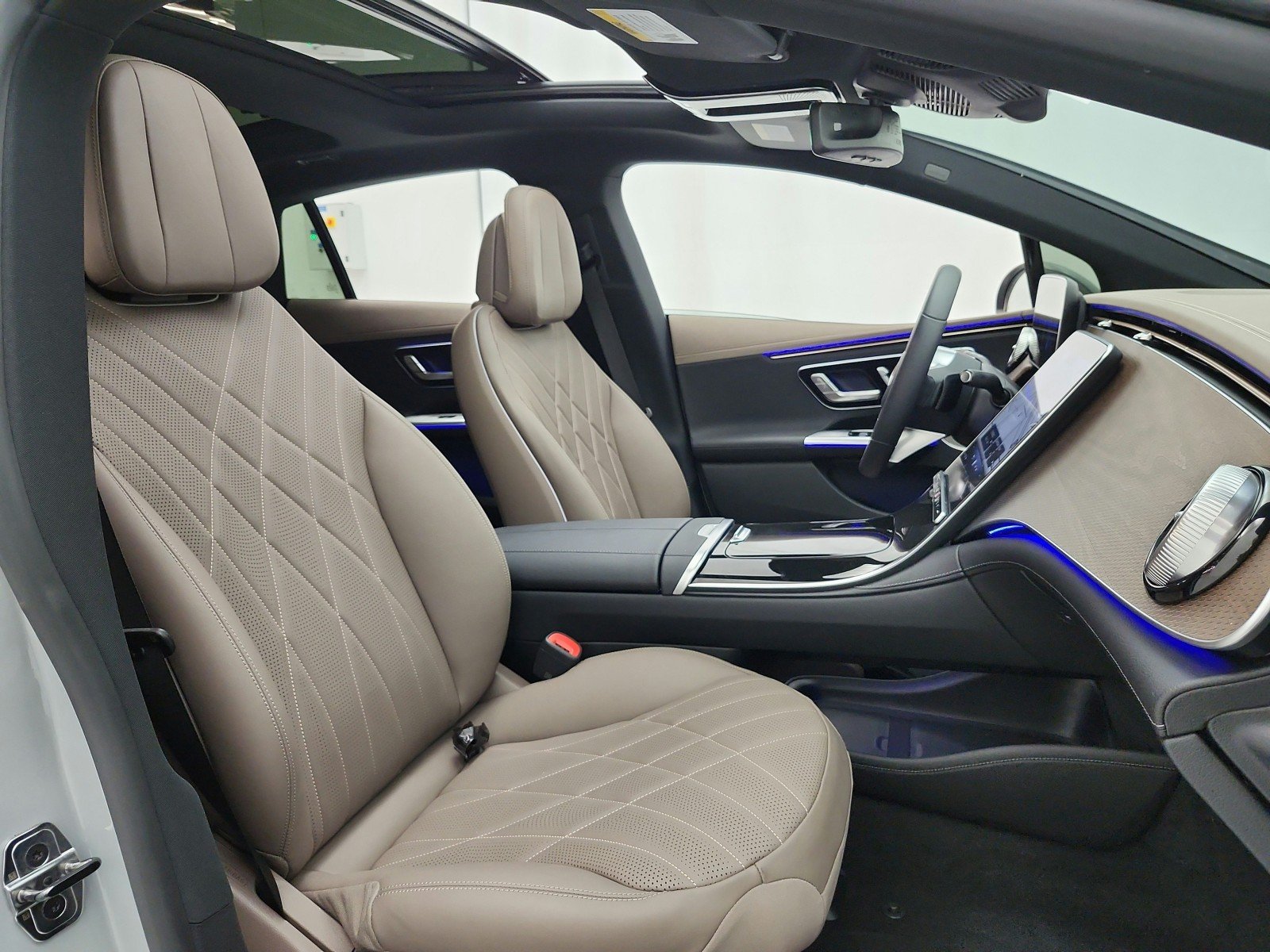 Certified Used 2023 MANUFAKTUR Alpine Grey Mercedes-Benz EQE 350 4MATIC®+ Sedan image 19