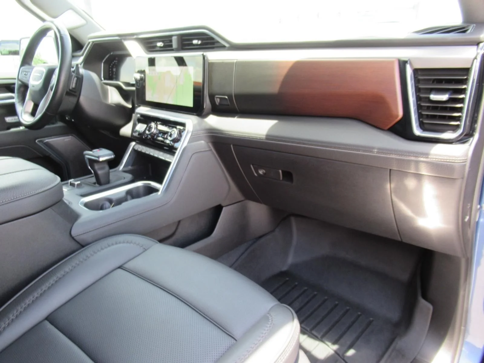 Used 2026  GMC Denali image 11