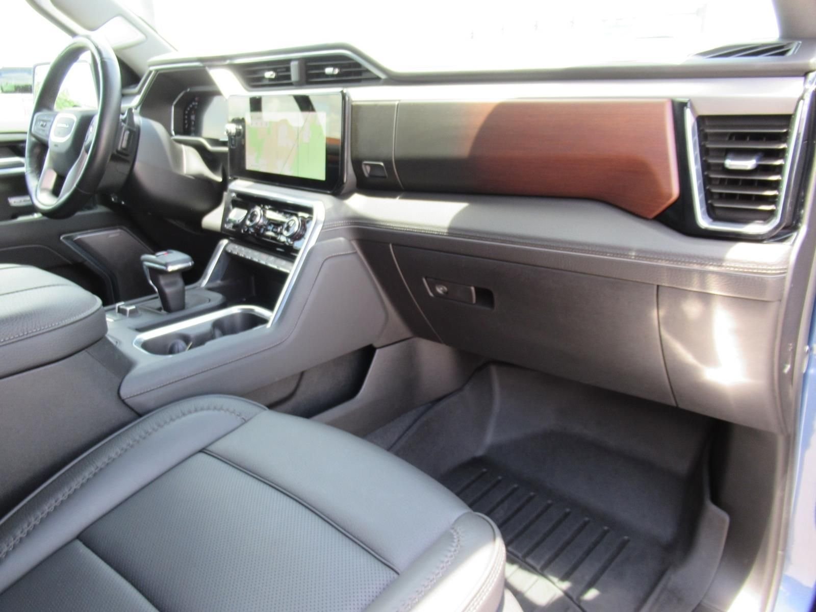 Used 2026  GMC Denali image 11