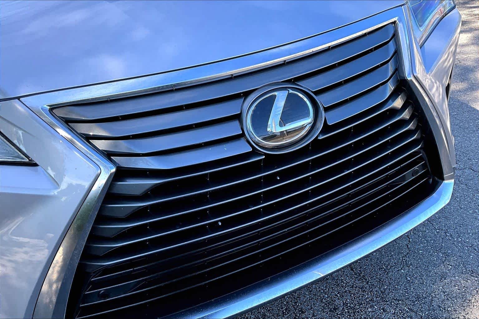 Used 2019 Silver Lining Metallic Lexus Premium image 30