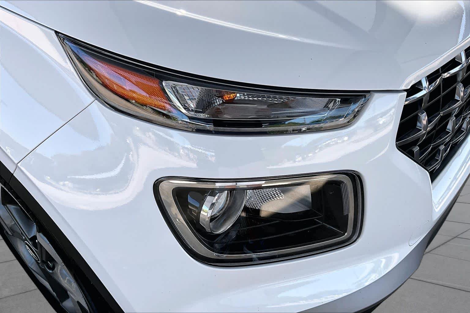 Used 2024 Lunar White Hyundai SEL image 27