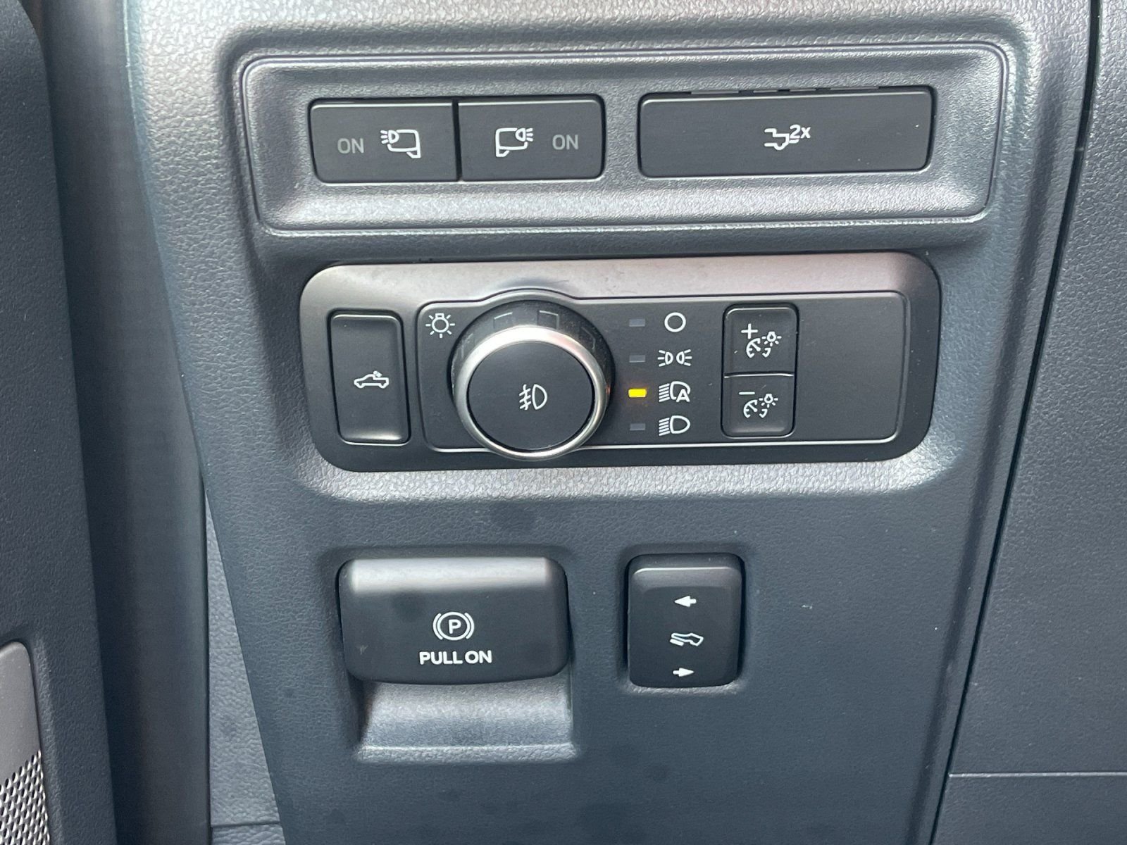 Used 2022 Silver Ford XLT image 26