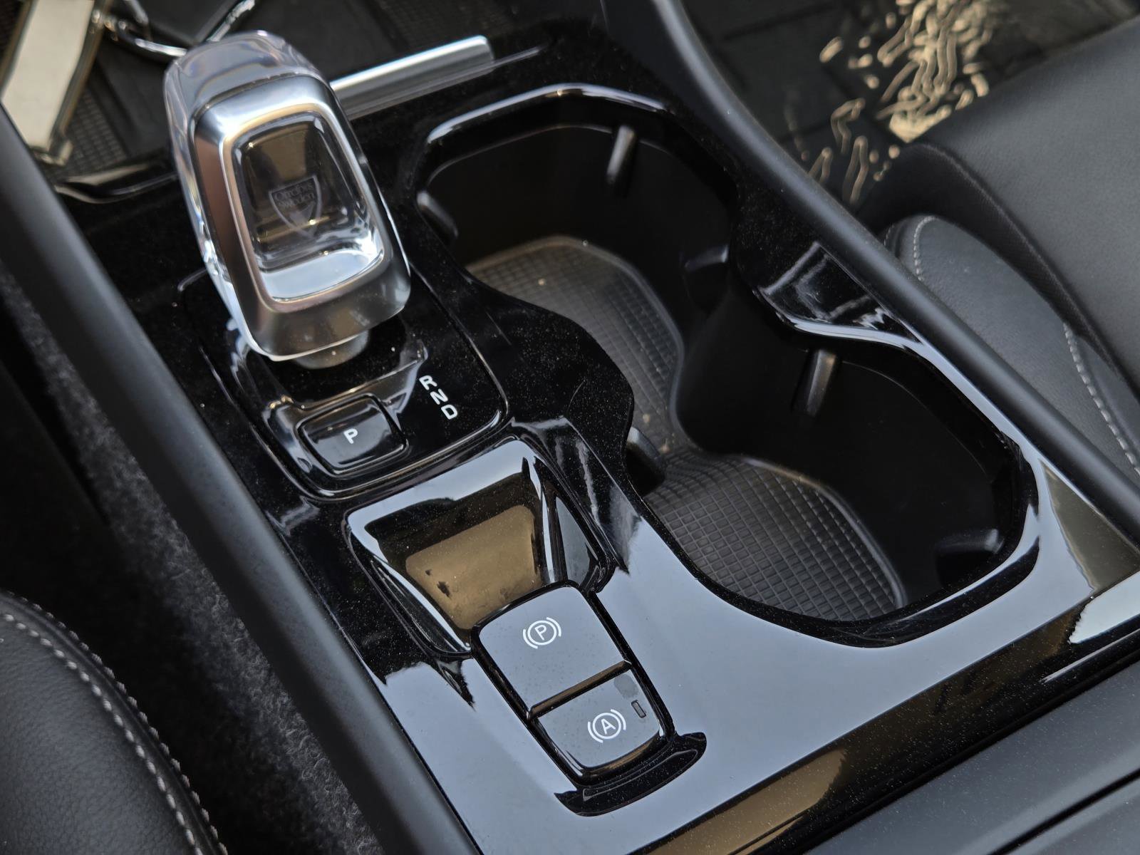 Used 2025 Black Volvo Plus Dark Theme image 23