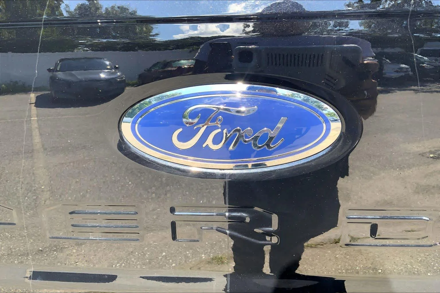 Certified Used 2024 Agate Black Ford LARIAT image 33