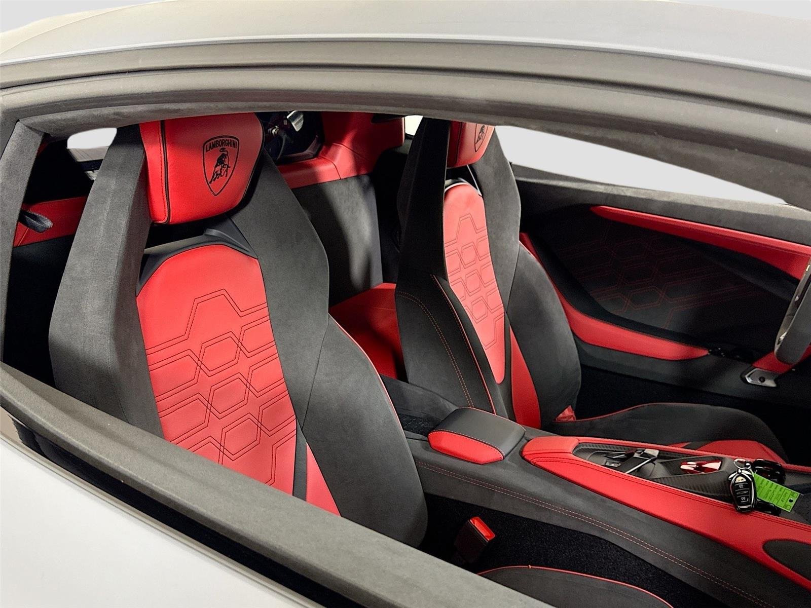 Used 2025 Grigio Telesto Metallic Lamborghini  image 27