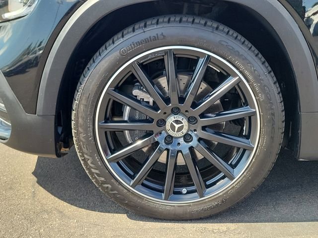 Certified Used 2020 Cosmos Black Metallic Mercedes-Benz GLB 250 image 29