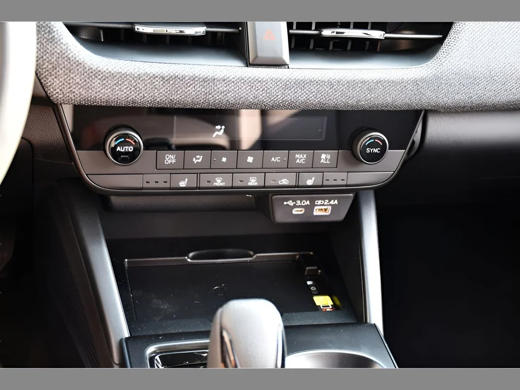 New 2026 CRYSTAL WHITE PEARL Subaru Premium image 33