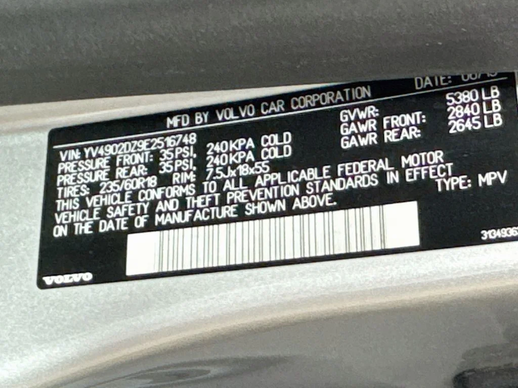 Used 2014 Silver Volvo  image 41