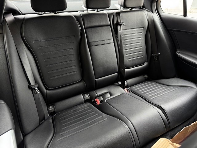 New 2025 Selenite Grey Metallic Mercedes-Benz C 300 image 31