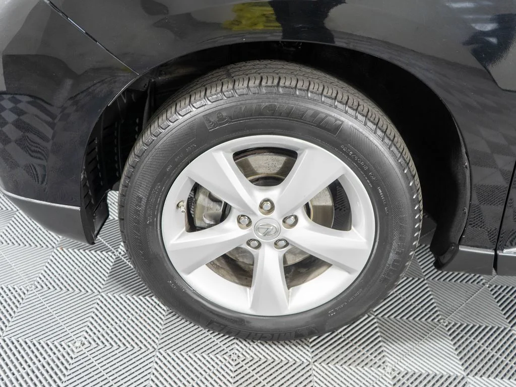 Used 2012 Black Lexus 450h image 24