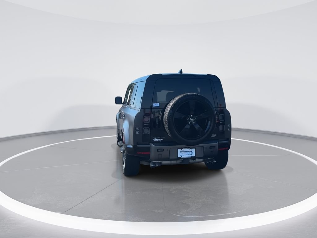 Used 2023 Gray Land Rover  image 7