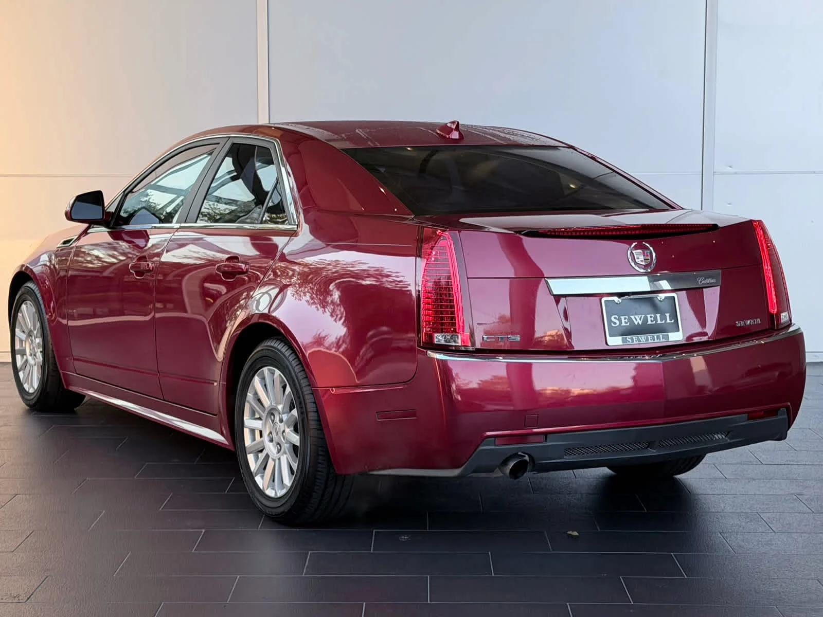 Used 2011 CRYSTAL RED TINTCOAT Cadillac Luxury image 6