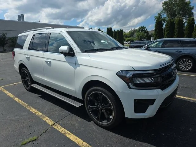 Used 2023 White Ford Limited image 2