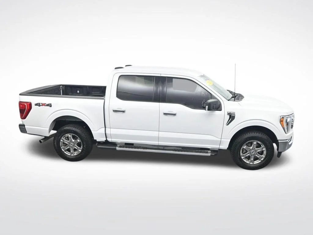 Used 2022 White Ford XLT image 25