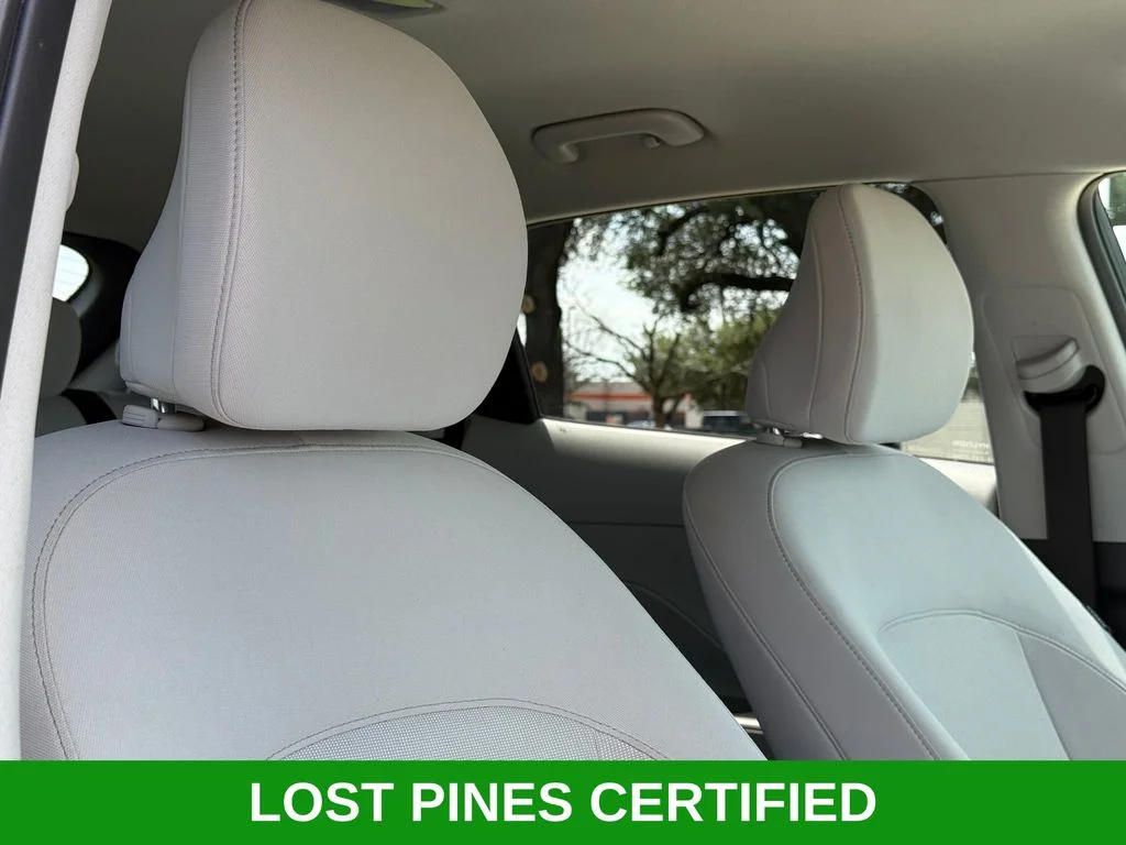 Used 2025 Black Hyundai SEL image 28