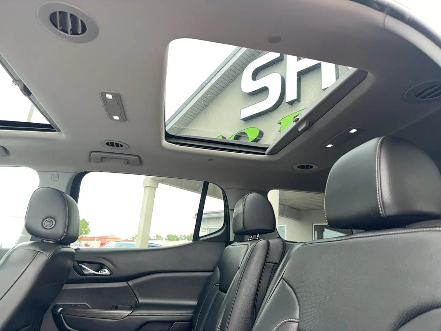 Used 2023 Sterling Metallic GMC SLT image 24