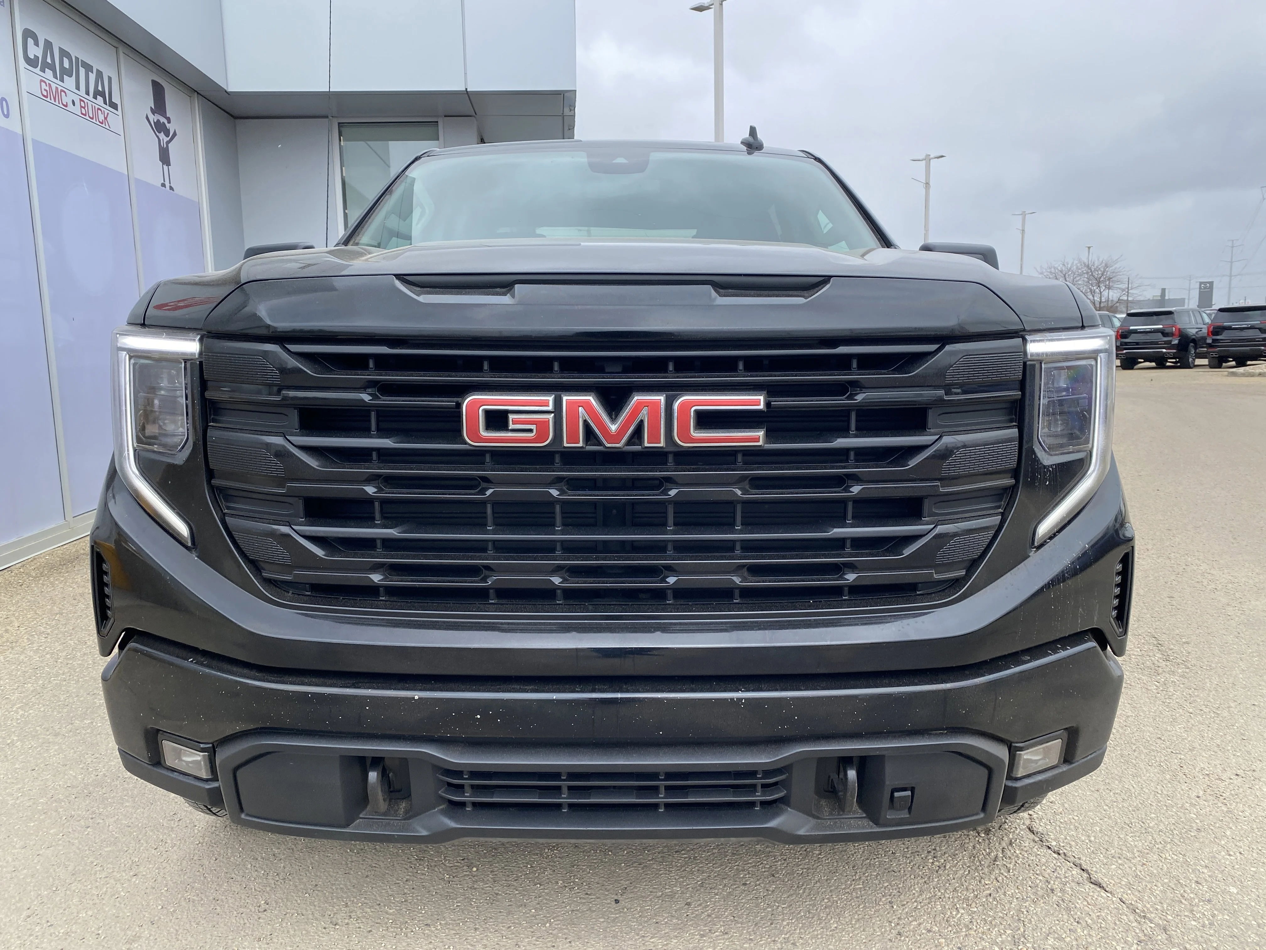Used 2024 Black GMC Crew Cab Elevation * 6 PASSENGER * DUAL CLIMATE * RADAR CRUISE * image 7