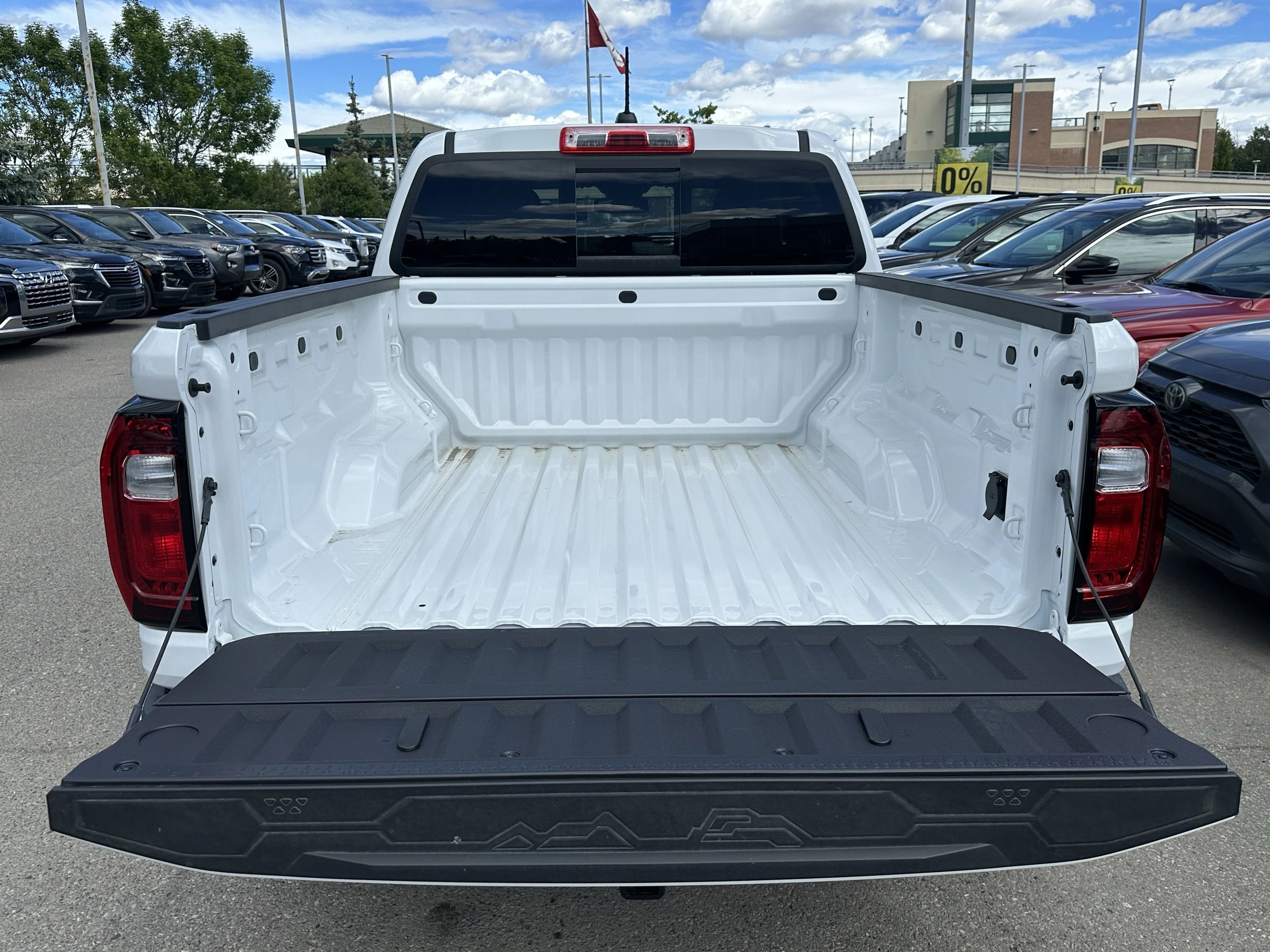 New 2026 Summit White GMC AT4 image 8