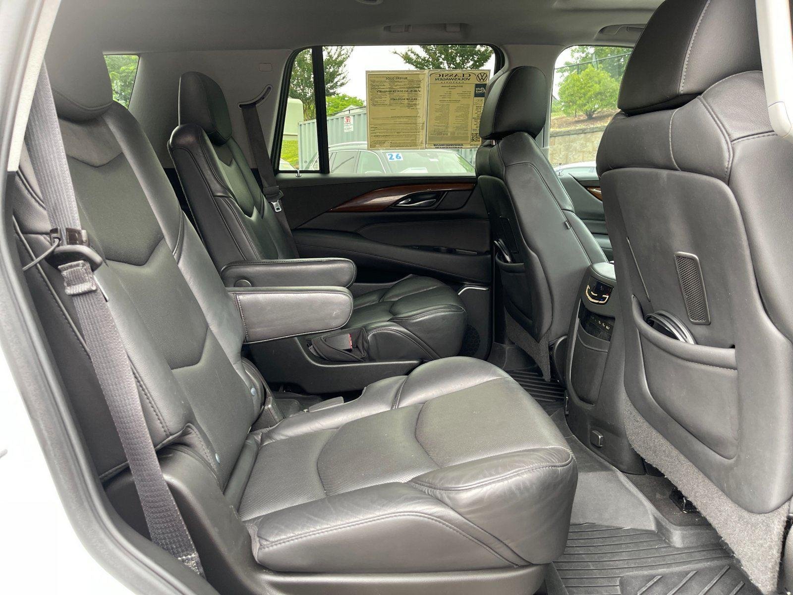 Used 2019 Crystal White Tricoat Cadillac Premium Luxury image 36