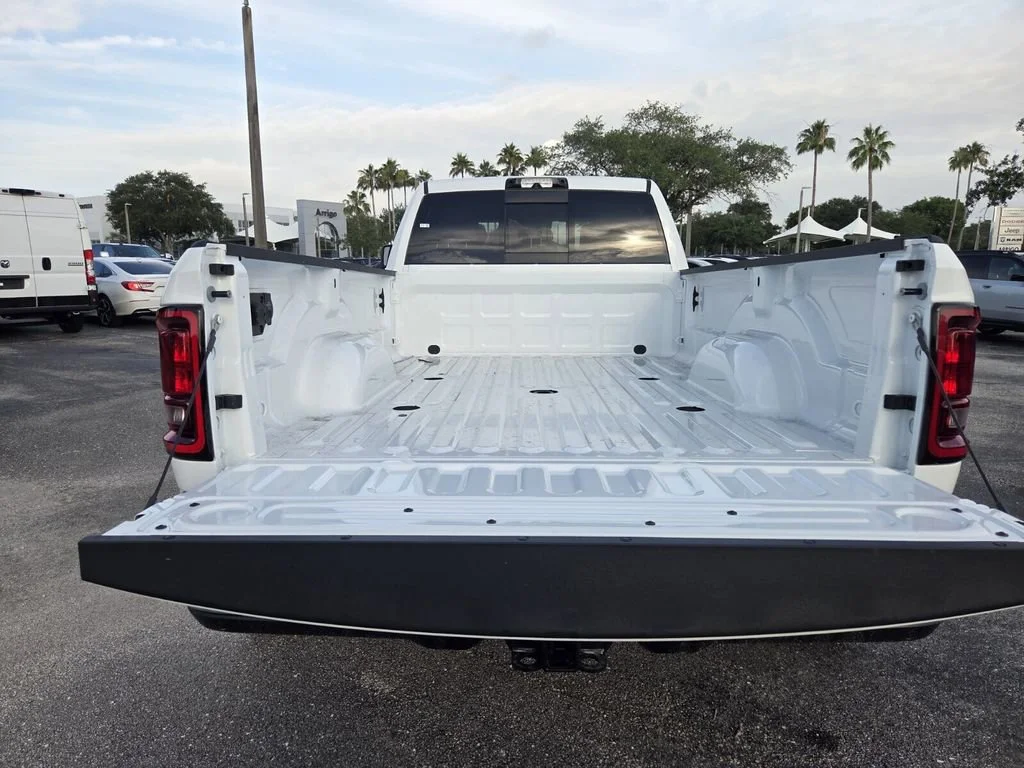 New 2026 Bright White Clear-Coat Exterior Paint RAM Tradesman image 20