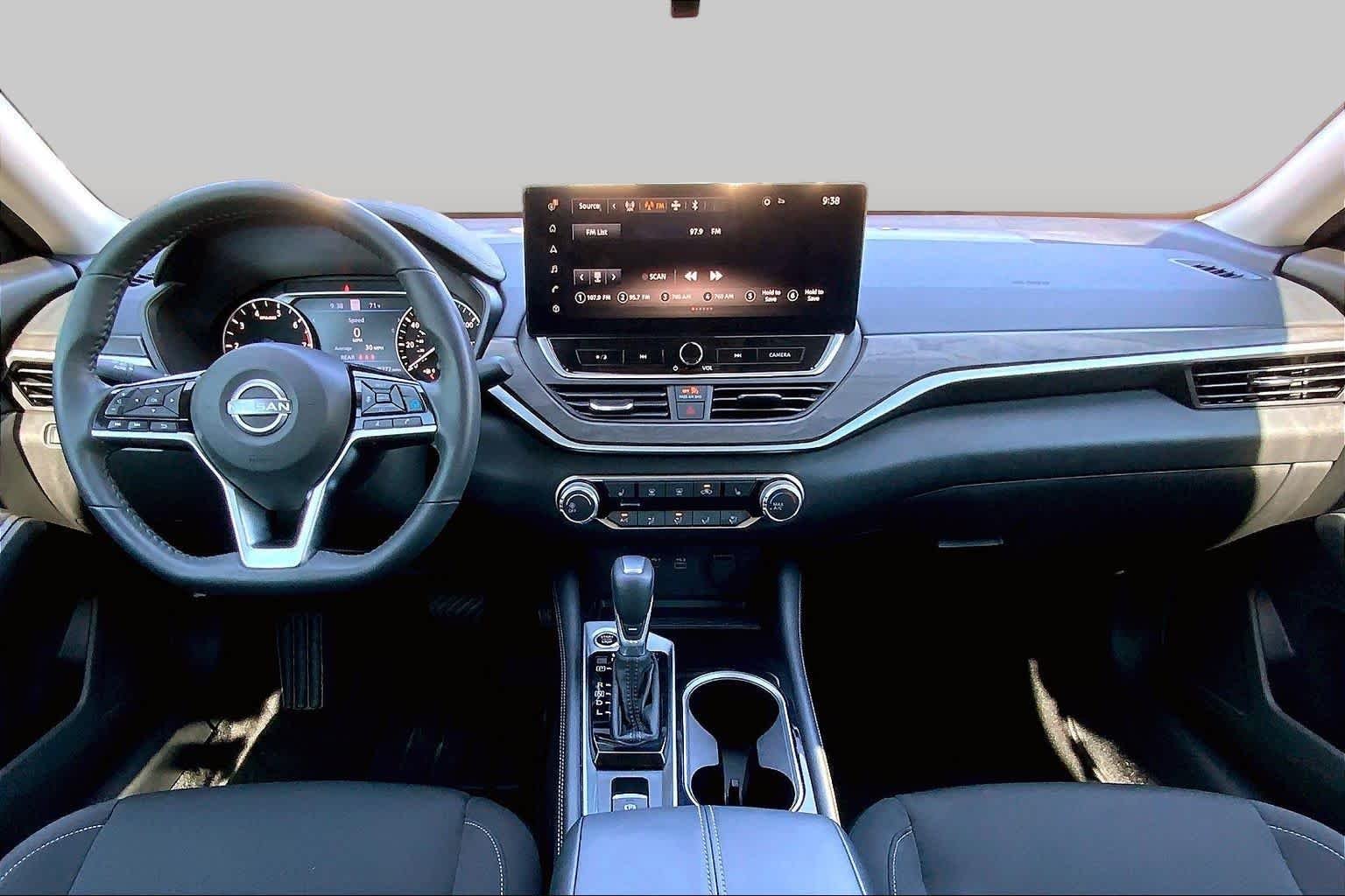 Used 2024 Pearl White Tricoat Nissan 2.5 SV image 16