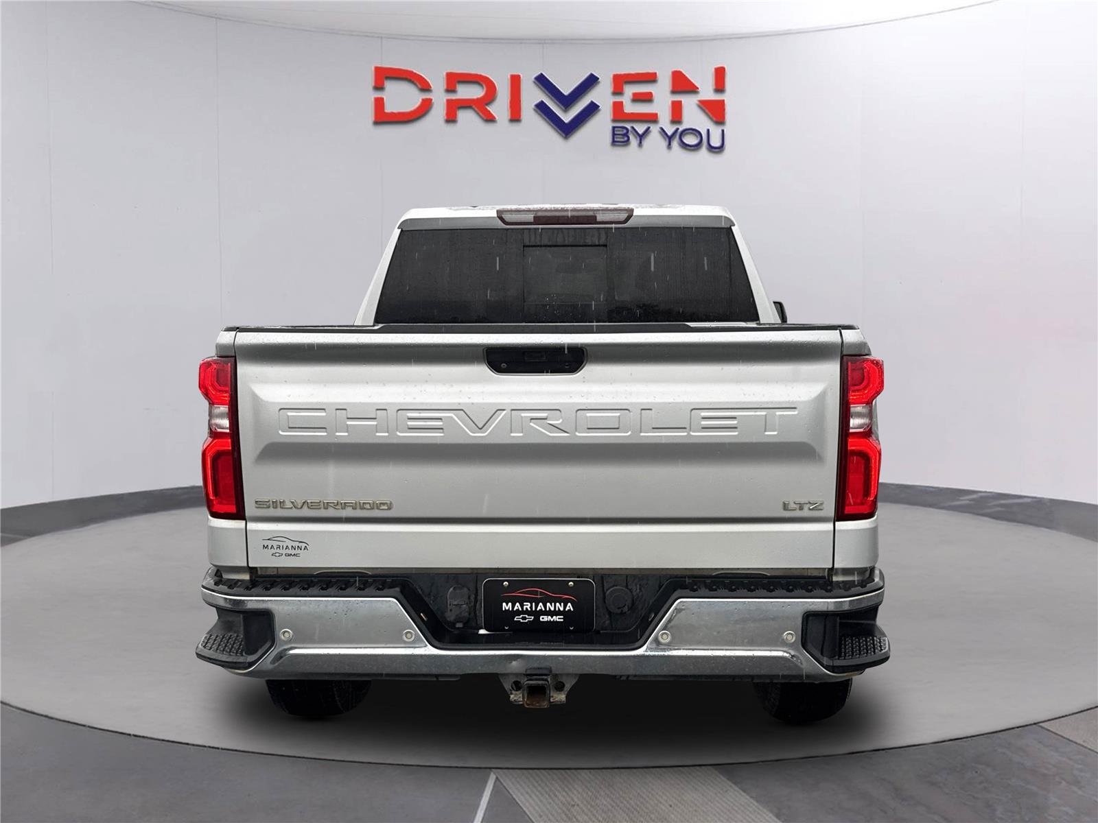 Used 2019 SILVER ICE METALLIC Chevrolet LTZ image 5