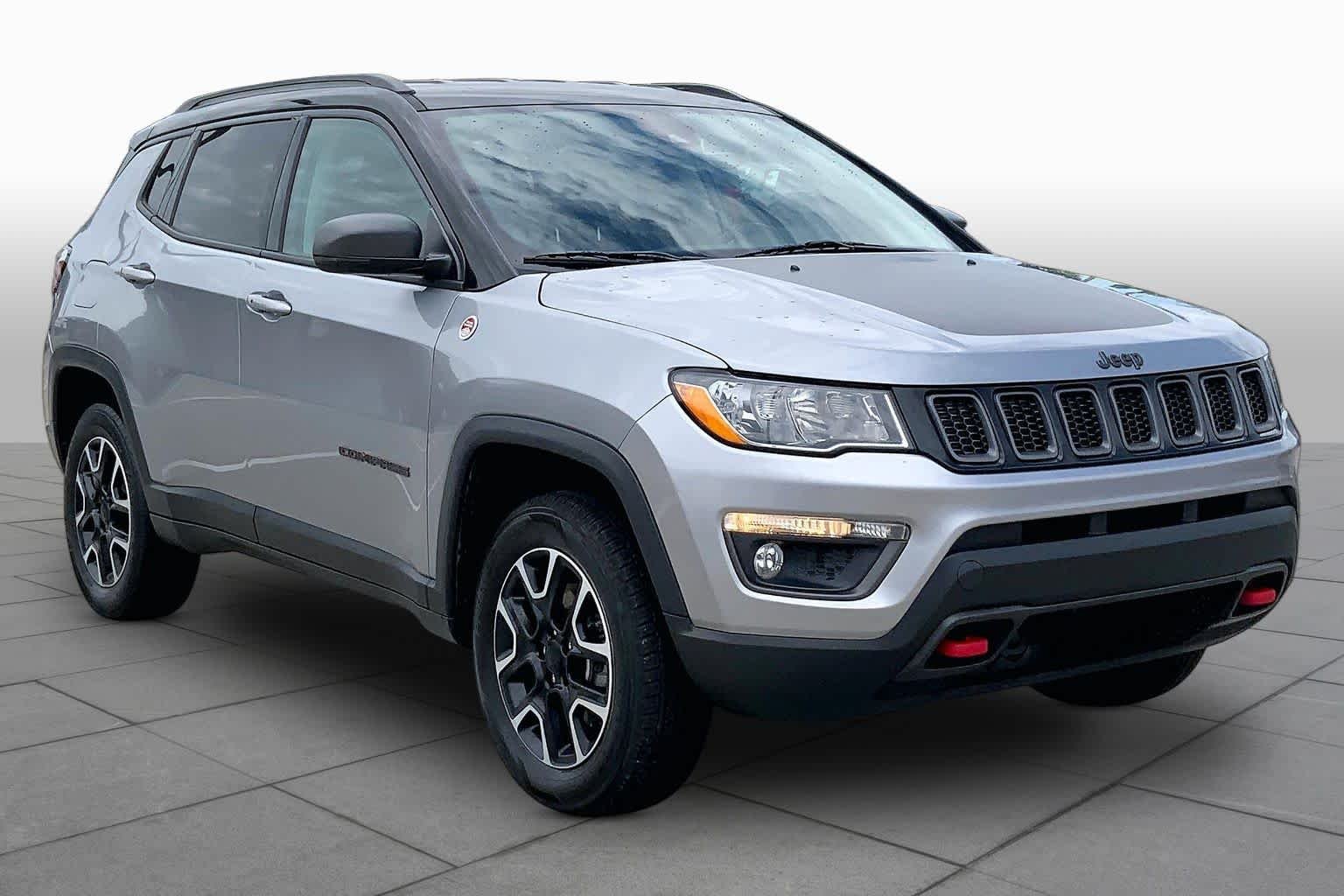 Used 2021 Billet Silver Metallic Clearcoat Jeep Trailhawk image 3