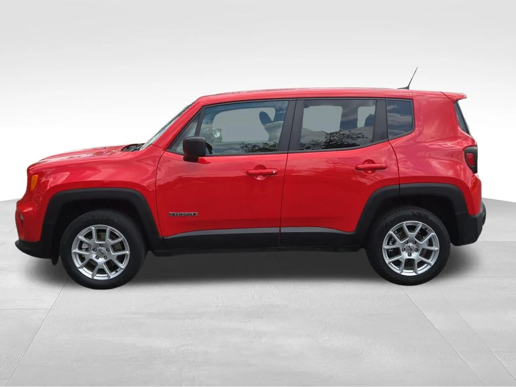 Used 2023 Red Jeep Latitude image 14