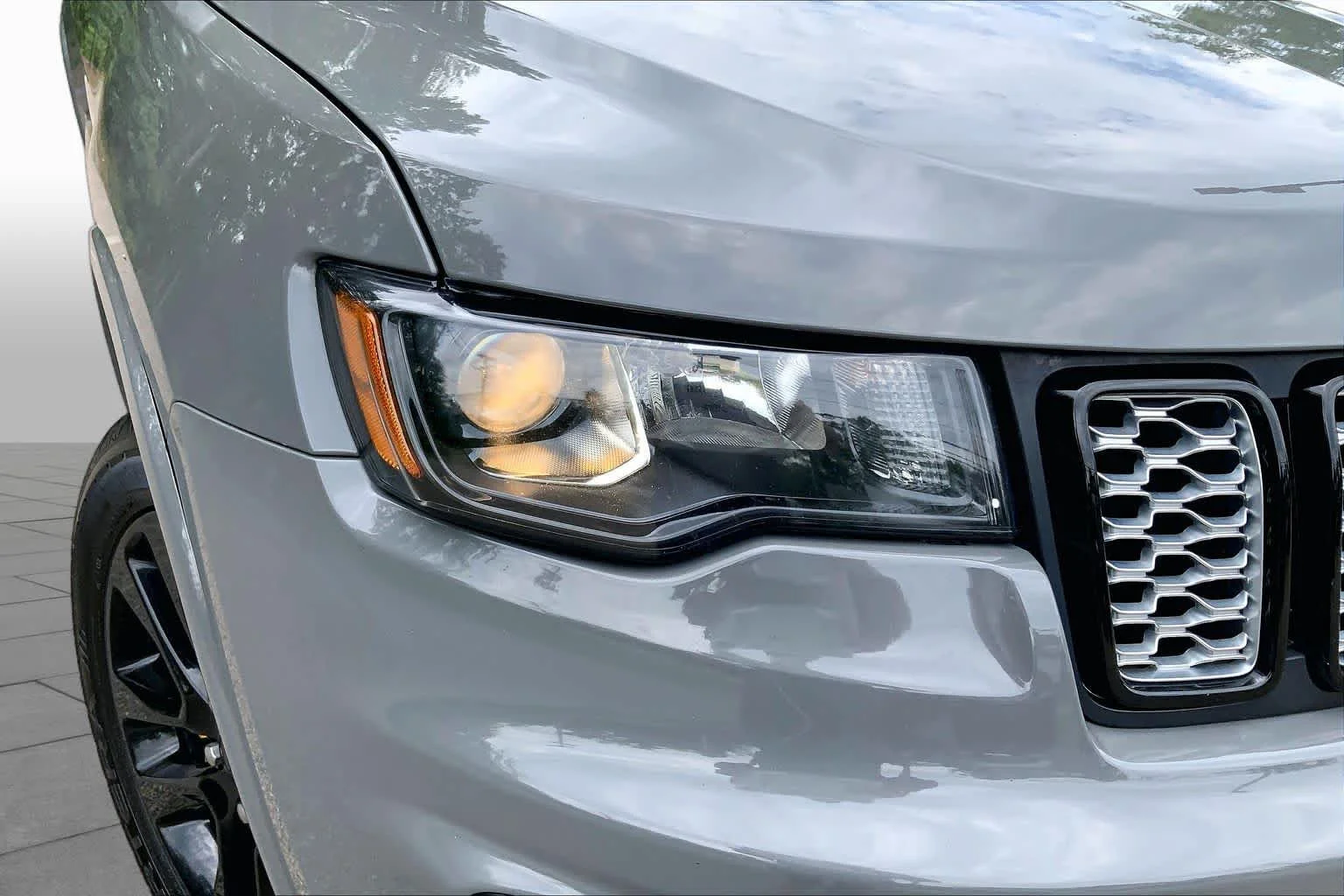 Used 2019 Sting-Gray Clearcoat Jeep Altitude image 26