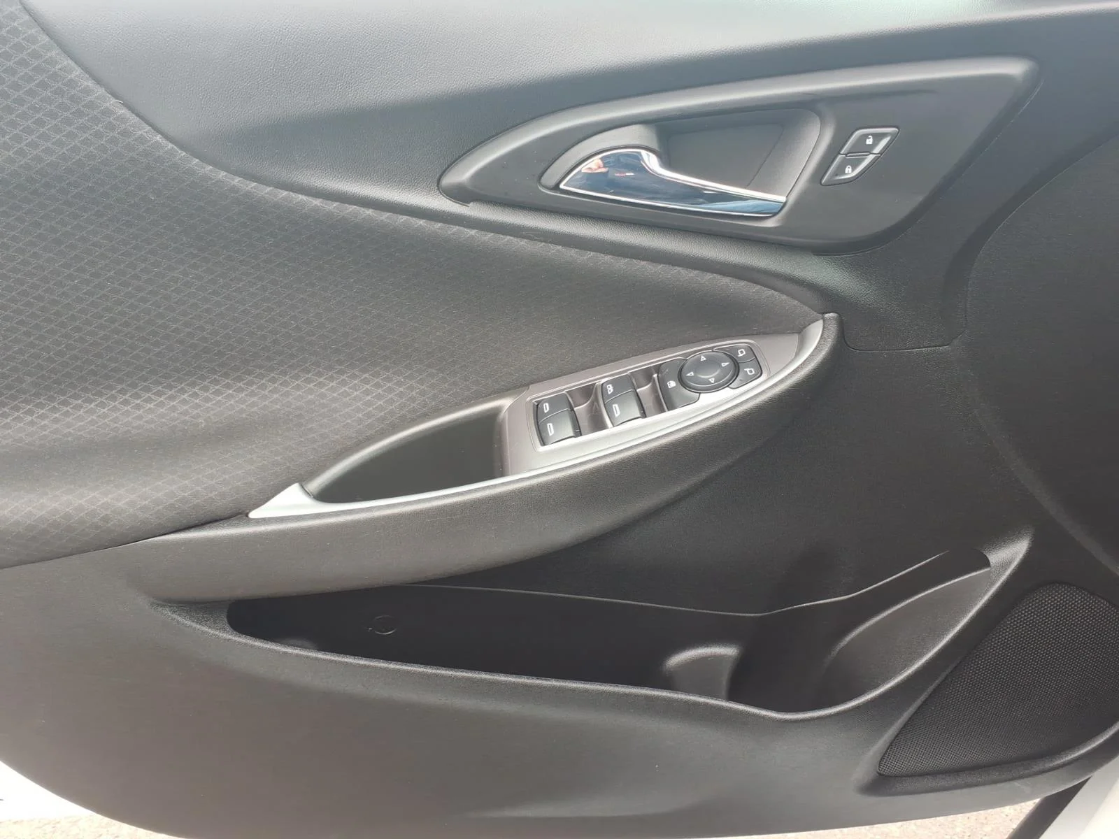 Used 2024 Summit White Chevrolet LT image 24