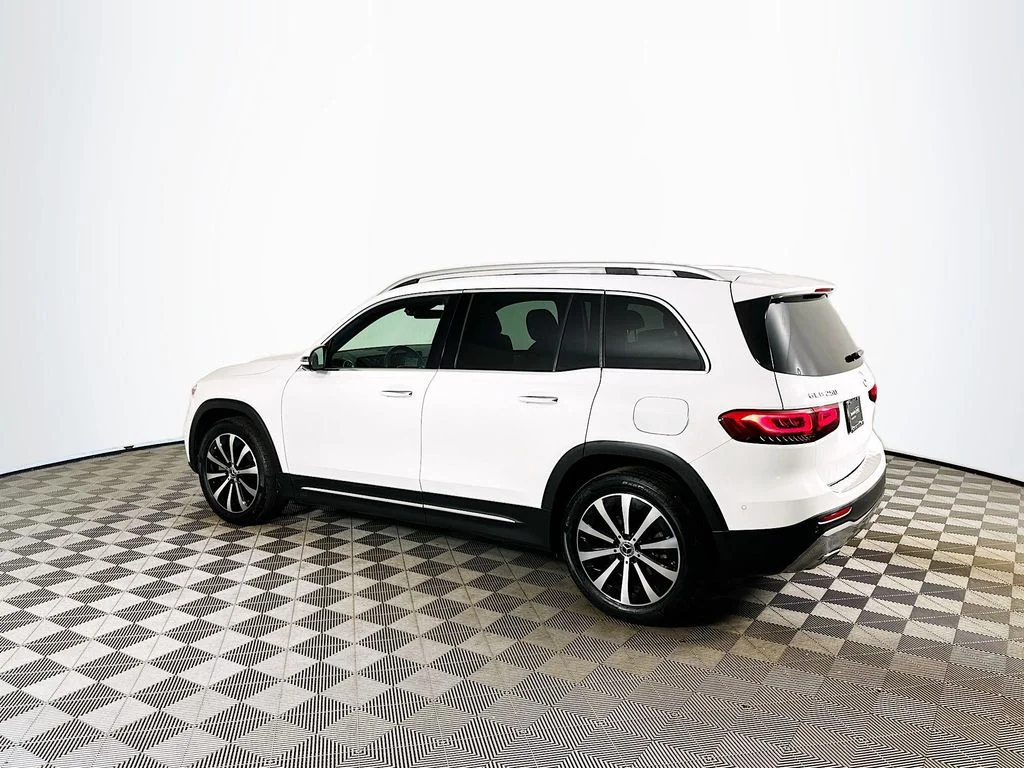 Used 2022 White Mercedes-Benz GLB 250 image 5